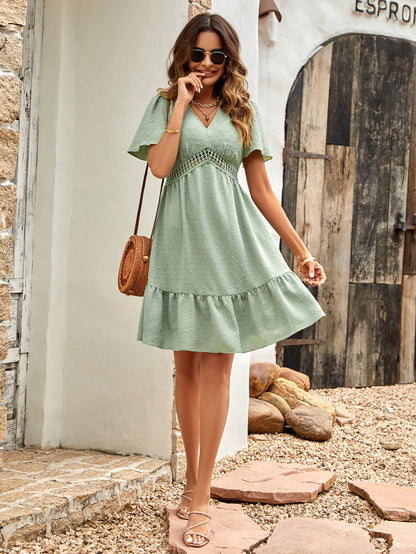 Effortlessly Elegant Dress with a Timeless Design