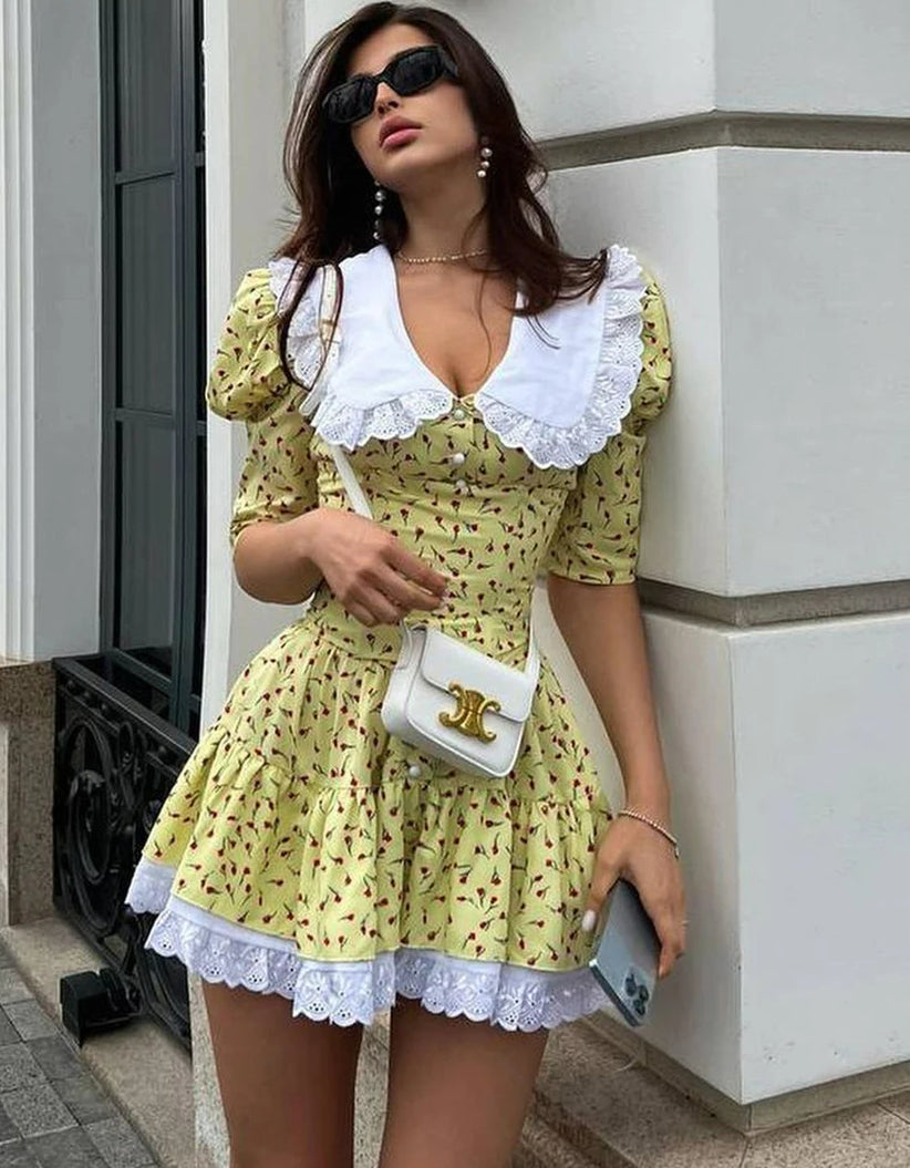 Classic Vintage Dress with a Flattering Fit