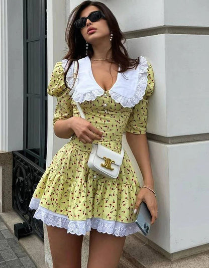 Classic Vintage Dress with a Flattering Fit