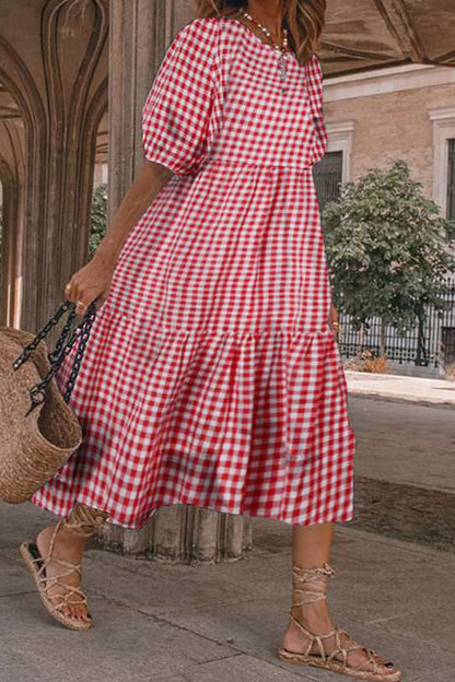 Beautifully Finished Dress in a Timeless Design