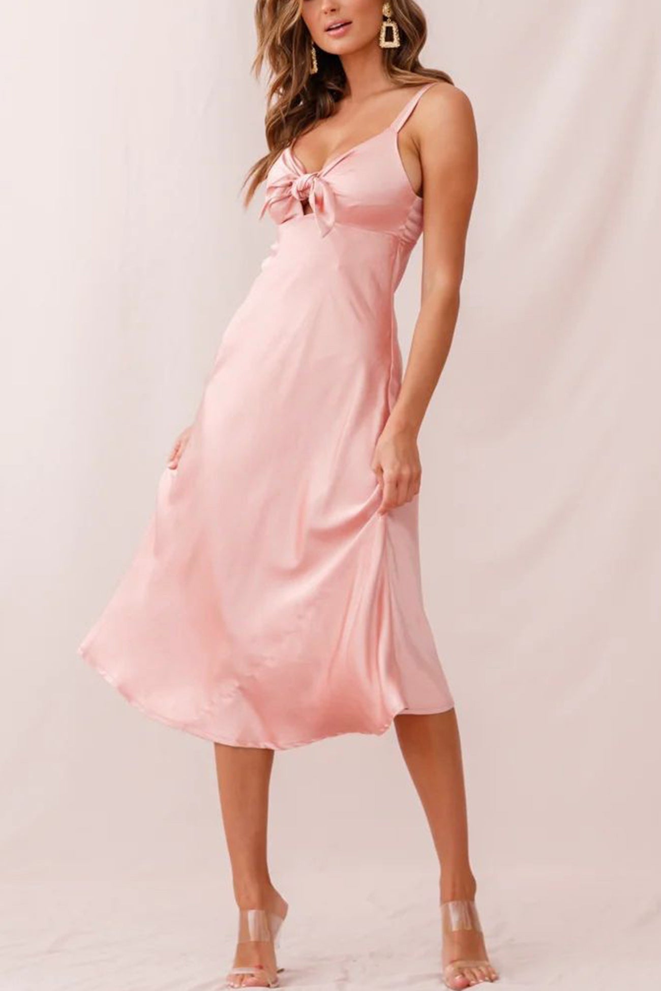 Beautifully Finished Dress in a Timeless Design