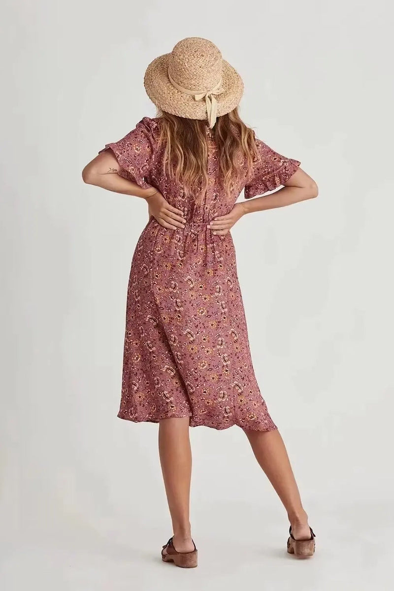 Classic Vintage Dress with a Flattering Fit