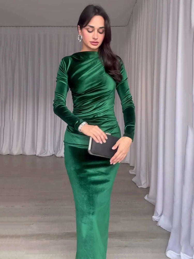 Beautifully Finished Dress in a Timeless Design