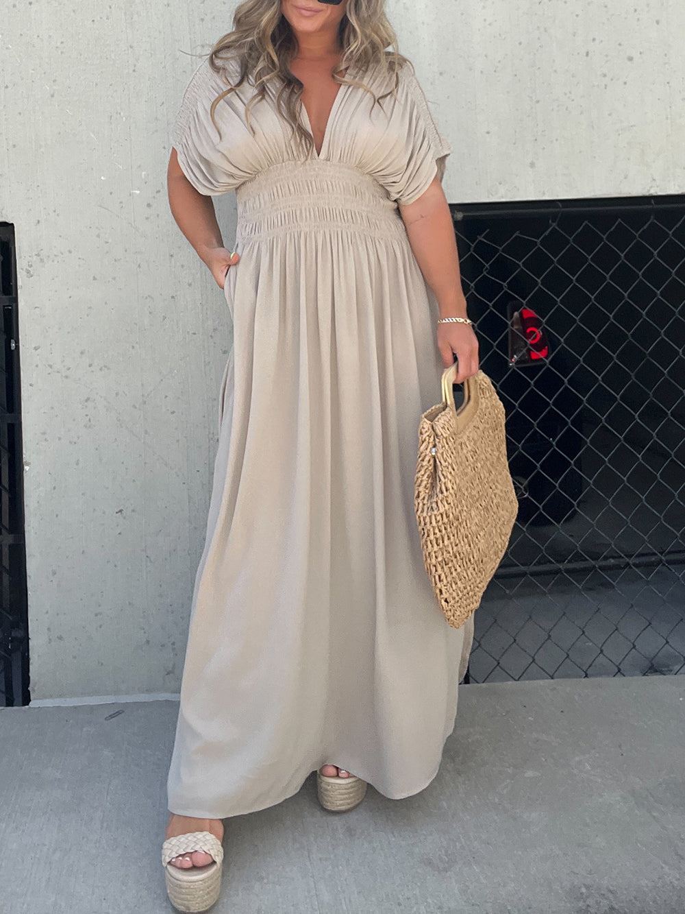 Beautifully Finished Dress in a Timeless Design