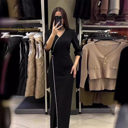 Effortlessly Elegant Dress with a Timeless Design