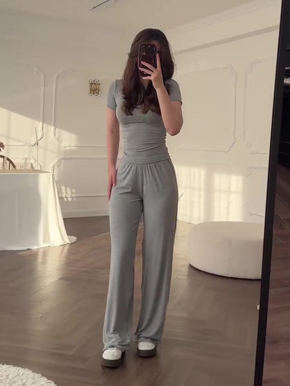 Well Tailored Pants with a Graceful Silhouette