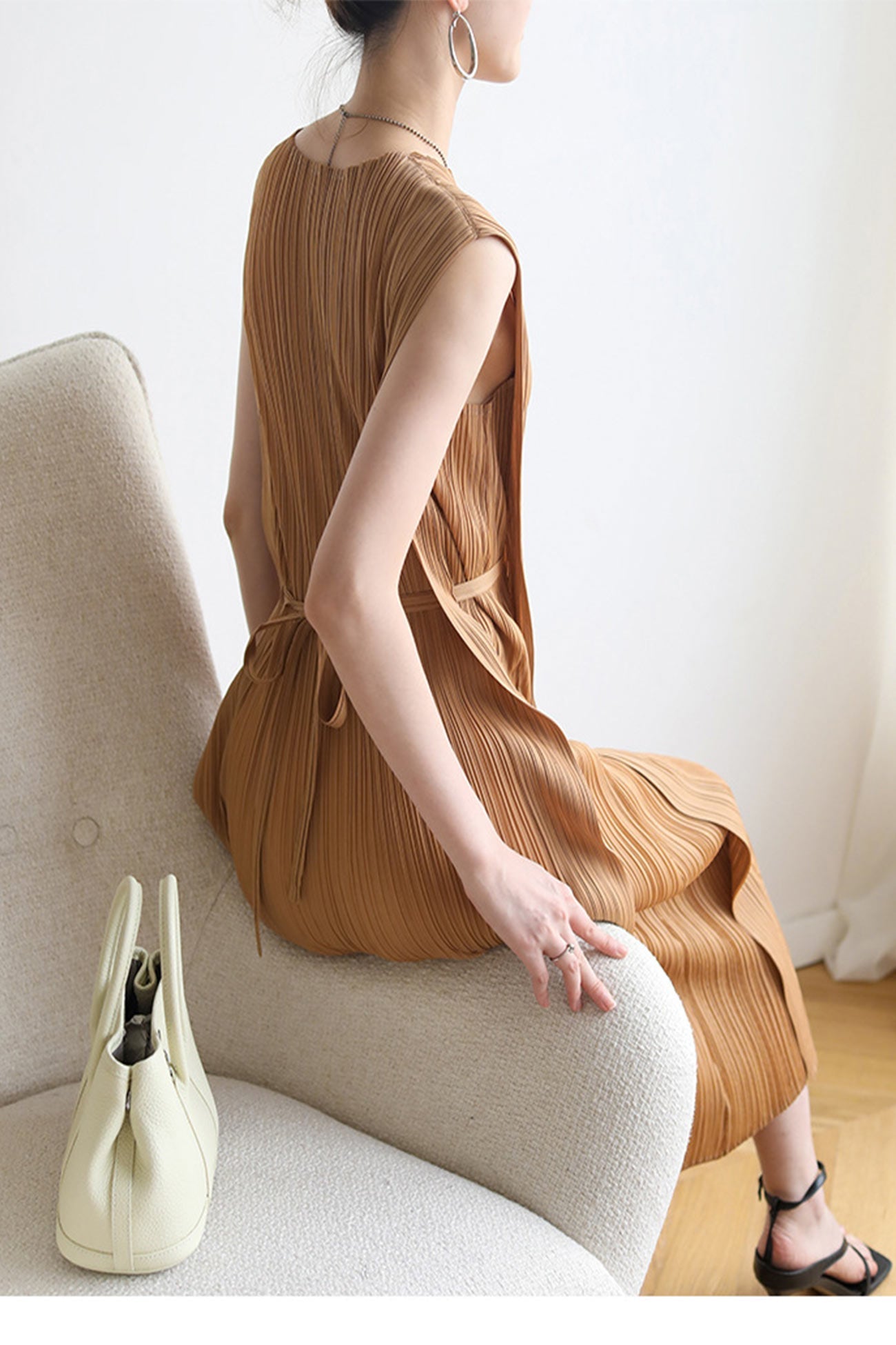 Sophisticated Dress with a Clean Classic Look