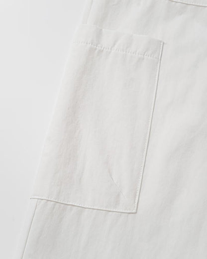 Effortlessly Elegant Pants with a Timeless Design