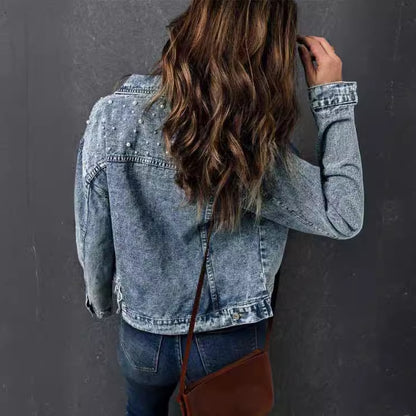 Well Tailored Jacket with a Graceful Silhouette