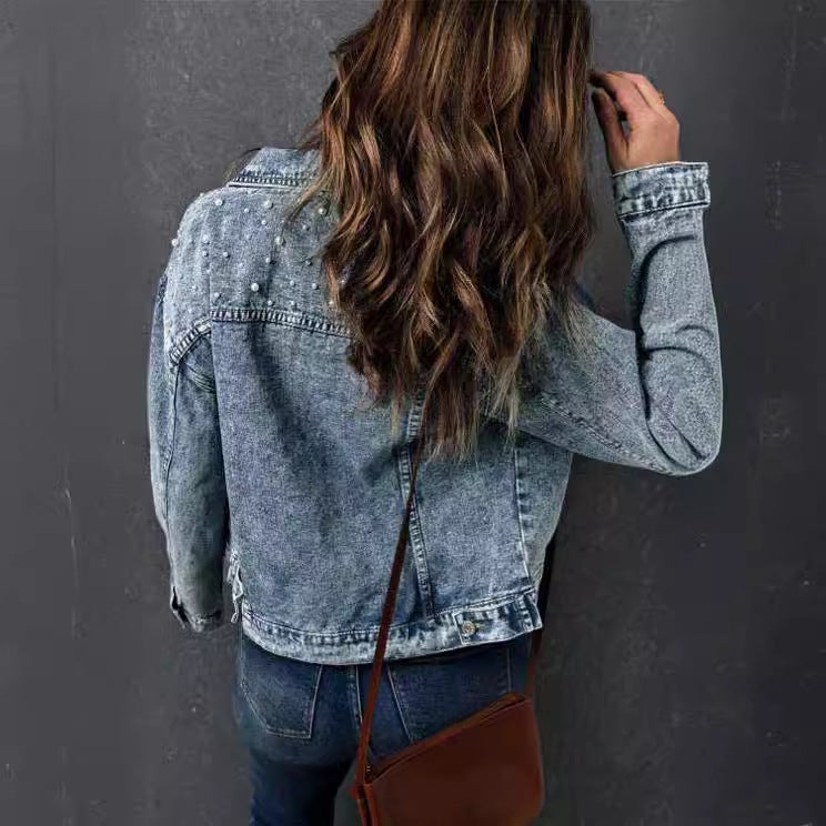 Well Tailored Jacket with a Graceful Silhouette
