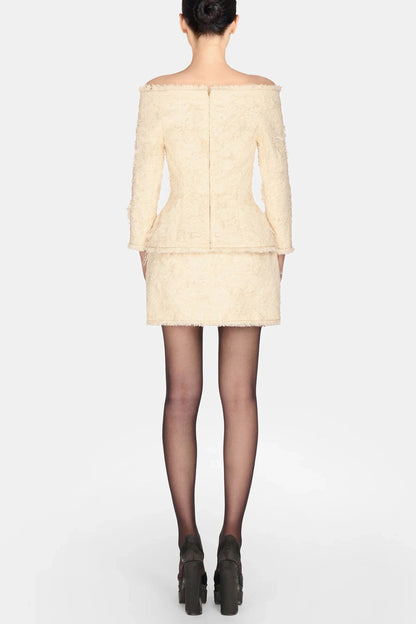 Effortlessly Elegant Garment with a Timeless Design