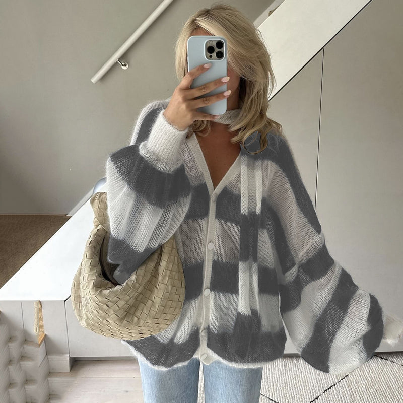 Effortlessly Elegant Cardigan with a Timeless Design