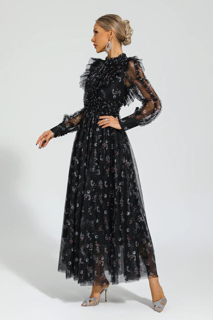 Beautifully Finished Dress in a Timeless Design