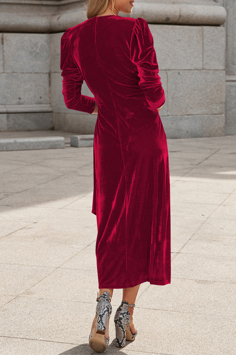 A Vintage Style Dress with Delicate Timeless Details