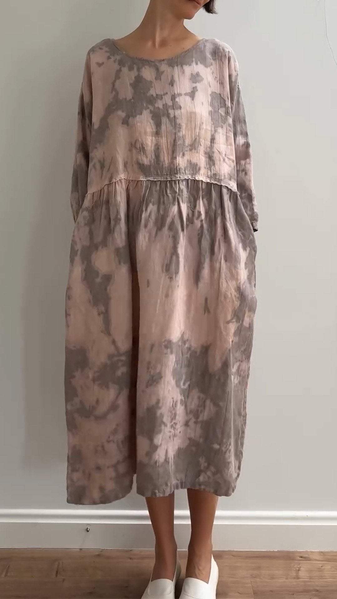 Classic Vintage Dress with a Flattering Fit
