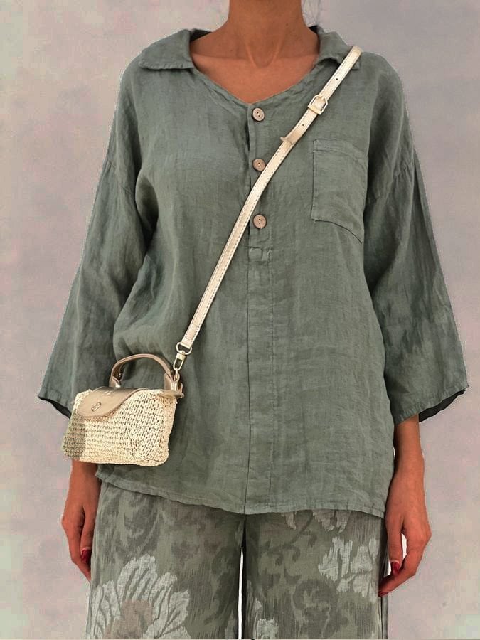 Classic Vintage Shirt with a Flattering Fit