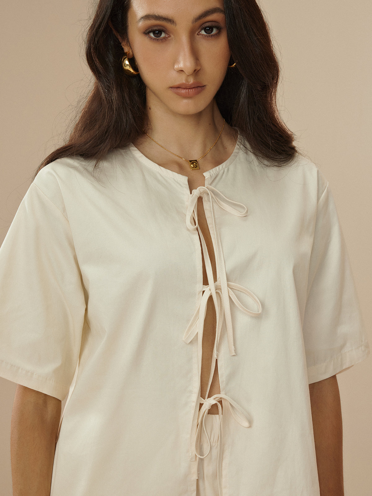 Effortlessly Elegant Pants with a Timeless Design