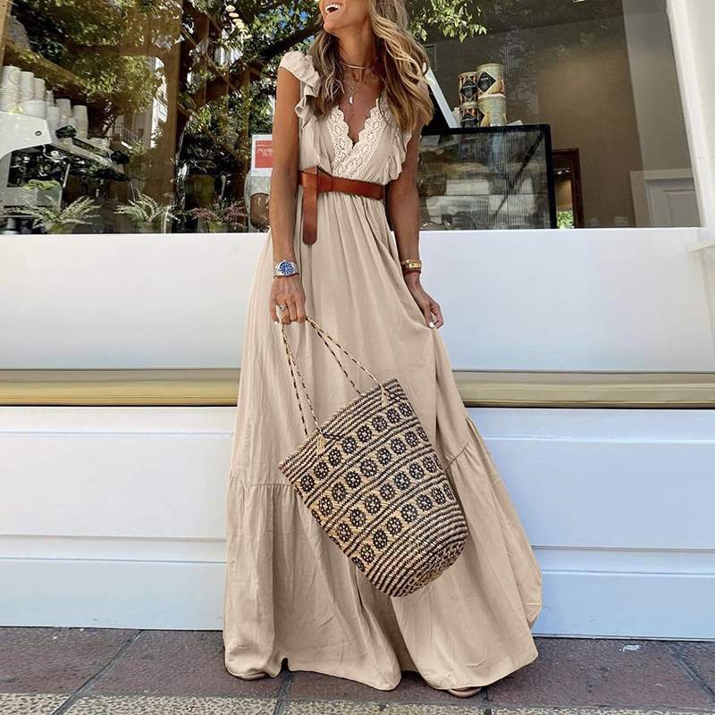 Beautifully Finished Dress in a Timeless Design