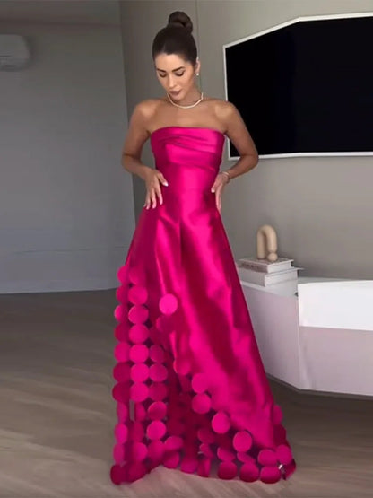 Beautifully Finished Dress in a Timeless Design