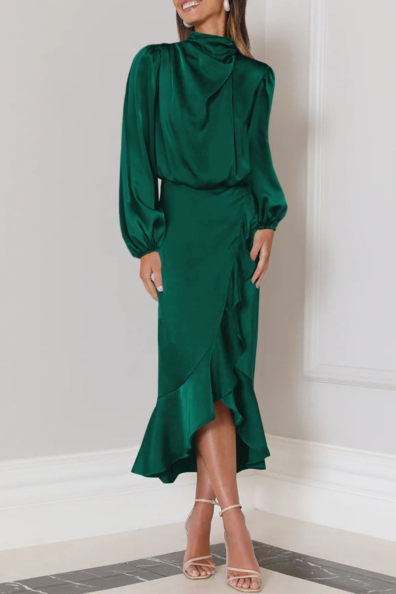 Beautifully Finished Dress in a Timeless Design