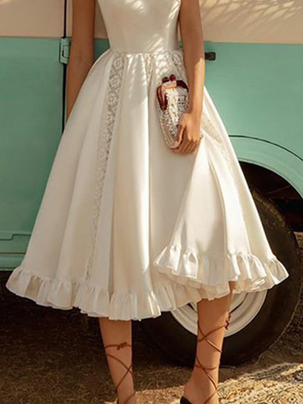 Beautifully Finished Dress in a Timeless Design