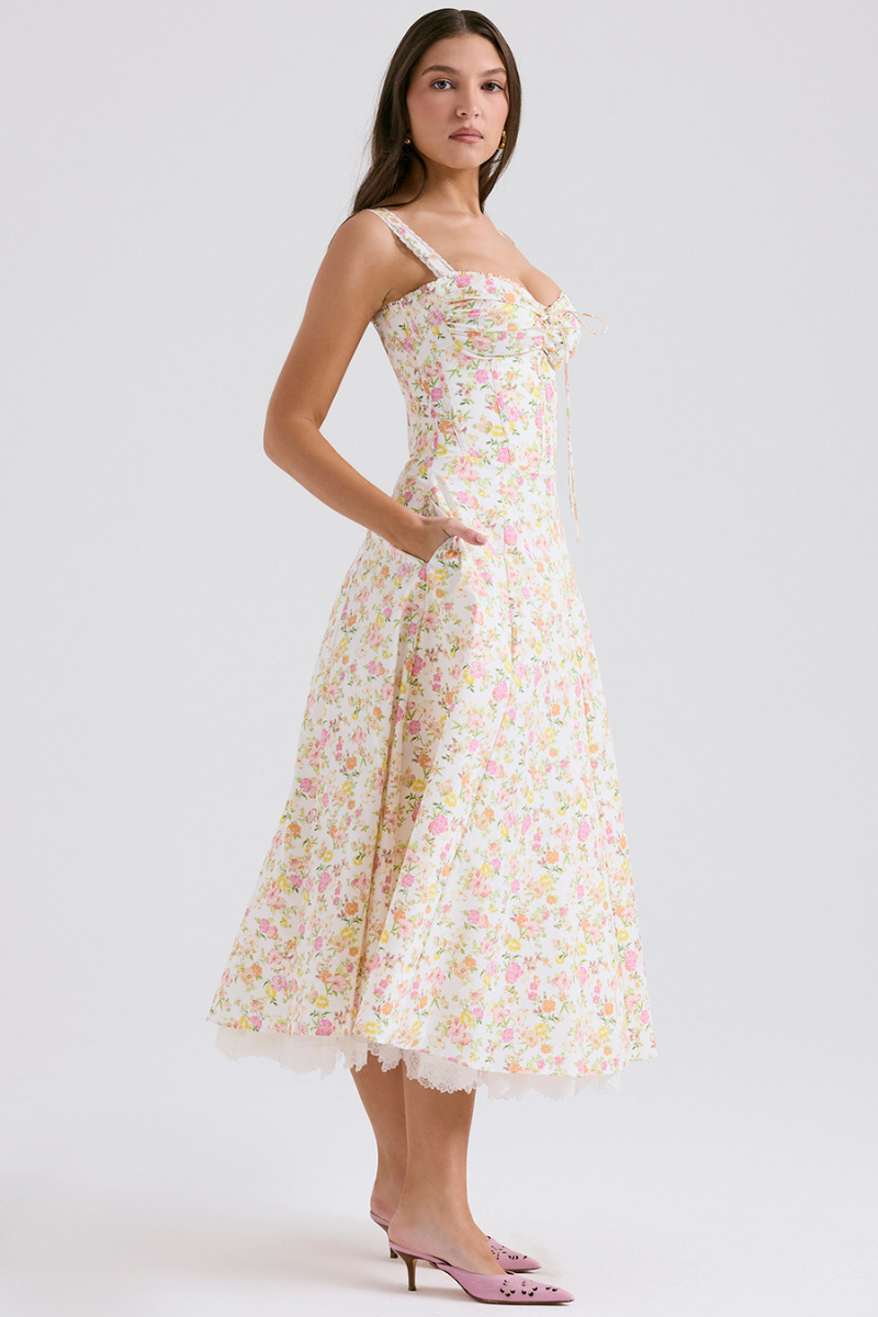 Beautifully Crafted Dress in a Classic Style