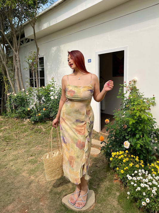 Gracefully Styled Dress for Any Occasion