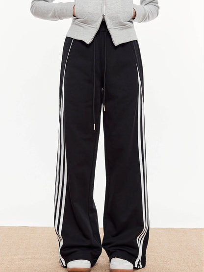 Effortlessly Elegant Pants with a Timeless Design