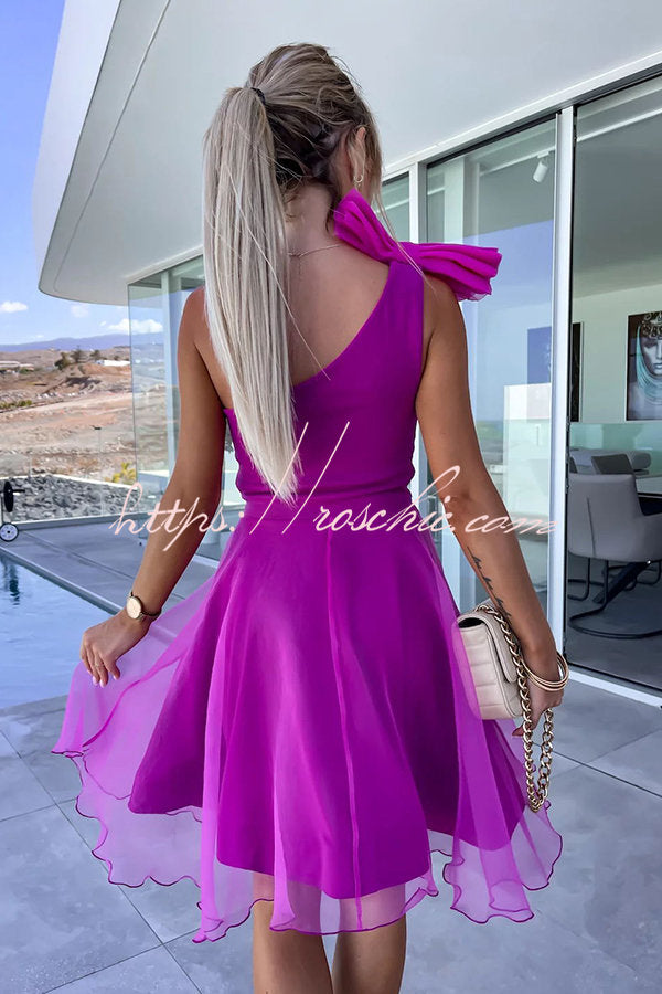 Well Tailored Dress with a Graceful Silhouette