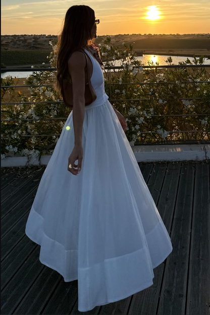 Beautifully Finished Dress in a Timeless Design