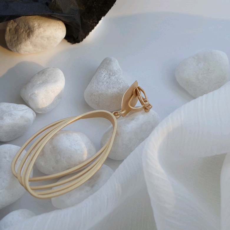 Classic Silver Earring with Timeless Appeal