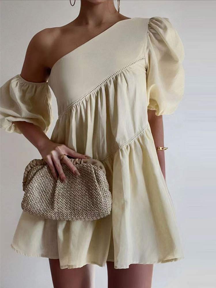 Beautifully Crafted Dress in a Classic Style