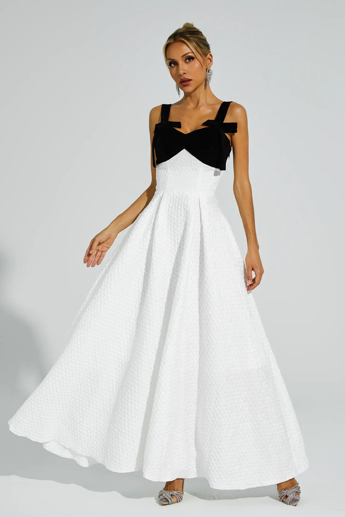 Beautifully Crafted Dress in a Classic Style