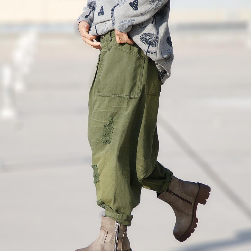 Well Tailored Pants with a Graceful Silhouette