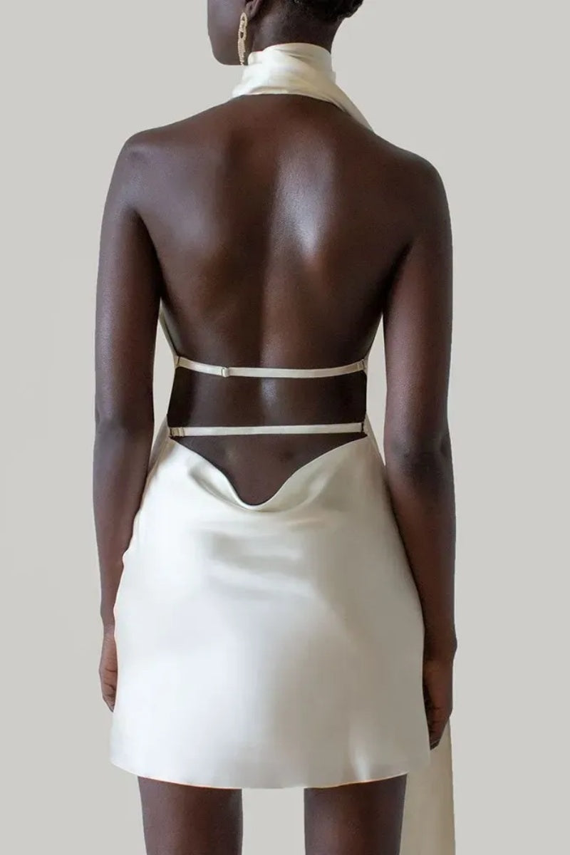 Beautifully Finished Dress in a Timeless Design