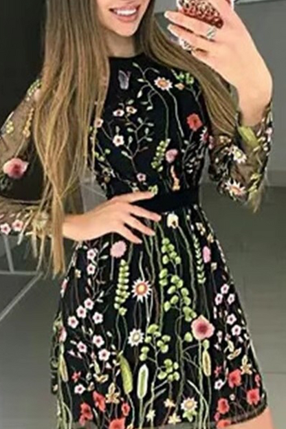 Well Tailored Dress with a Graceful Silhouette