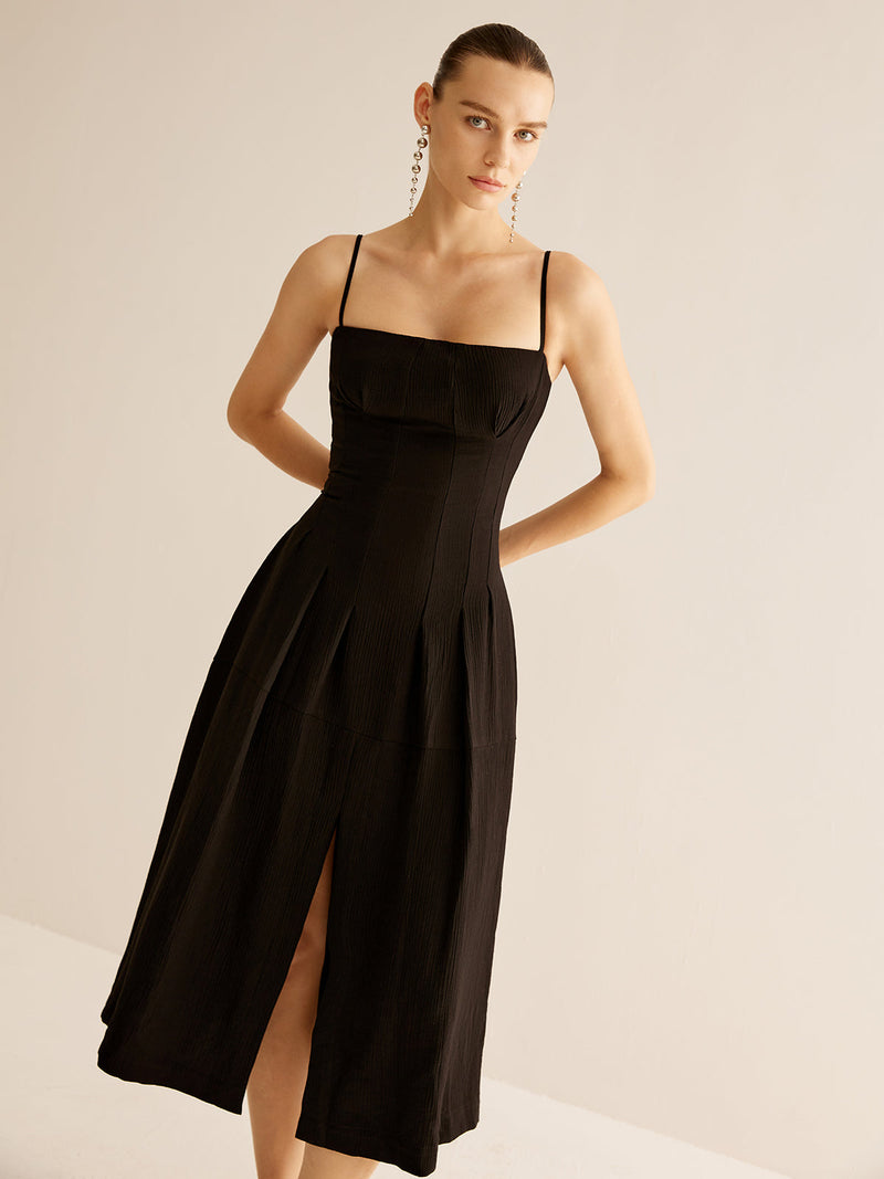 Polished Dress with an Effortless Classic Look