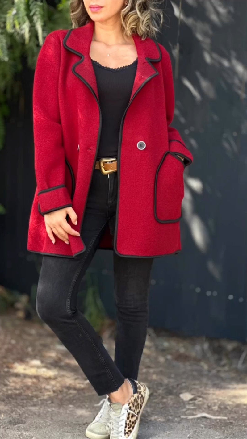 Beautifully Finished Jacket in a Timeless Design