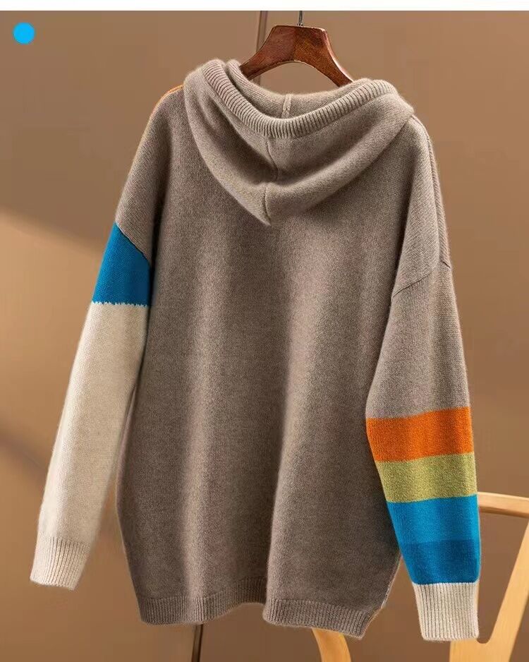 Well Tailored Sweater with a Graceful Silhouette