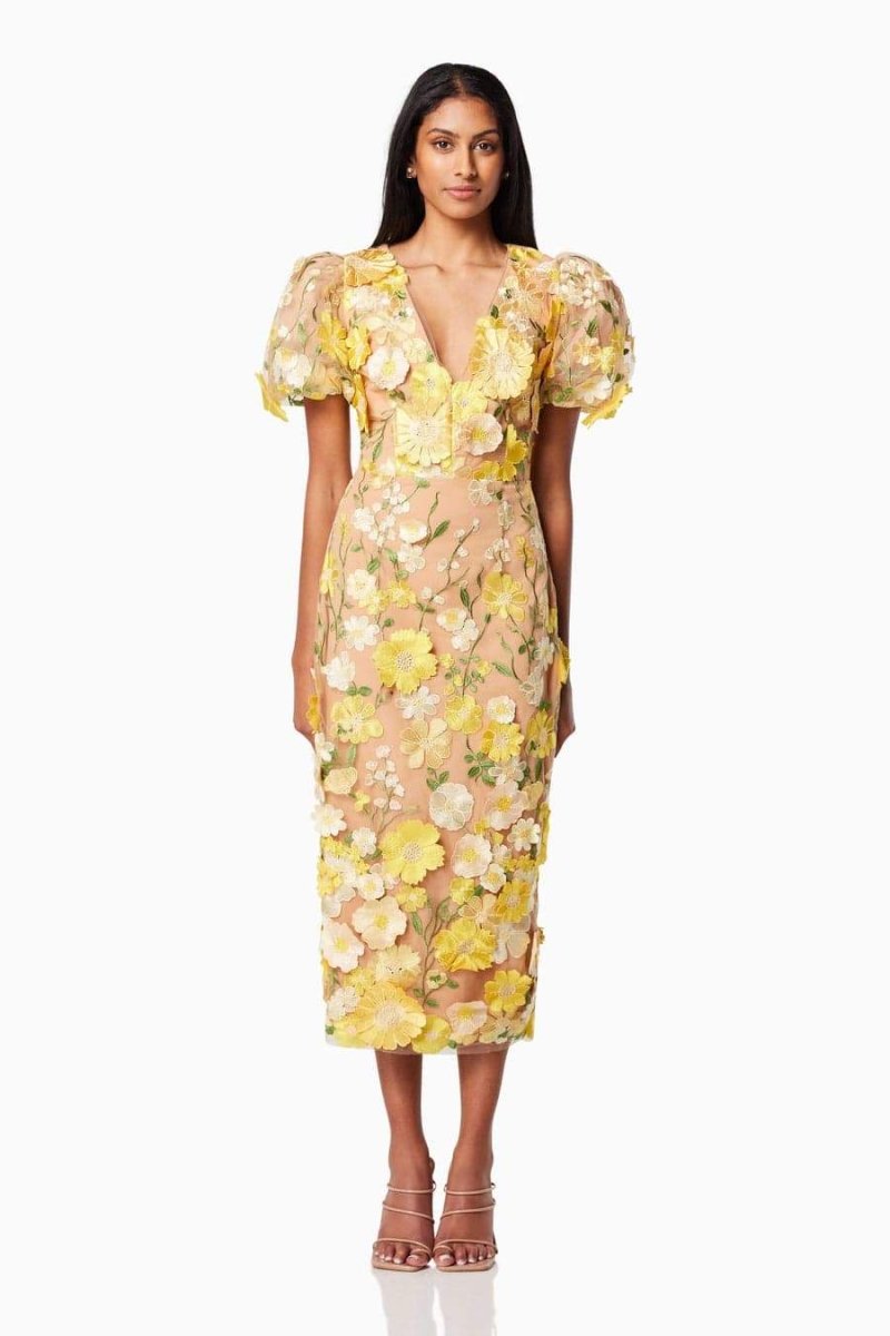 Well Tailored Dress with a Graceful Silhouette