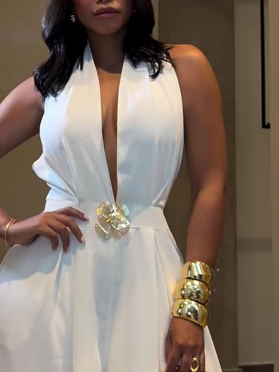 Well Tailored Garment with a Graceful Silhouette