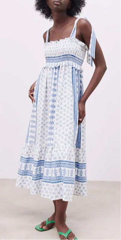 Sophisticated Dress with a Clean Classic Look