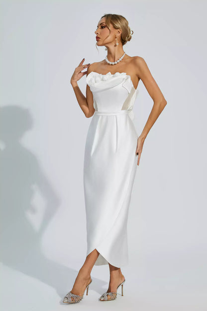 Beautifully Finished Dress in a Timeless Design