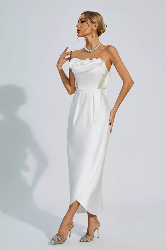 Beautifully Finished Dress in a Timeless Design