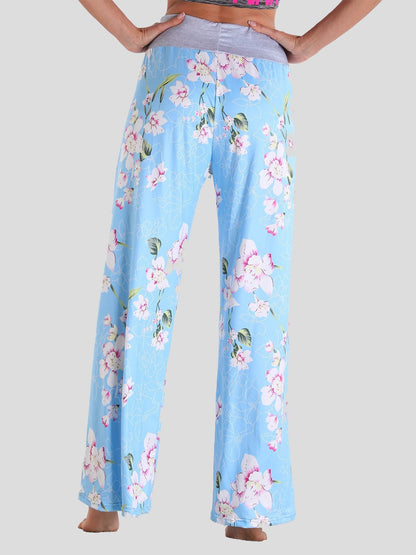 Effortlessly Elegant Pants with a Timeless Design