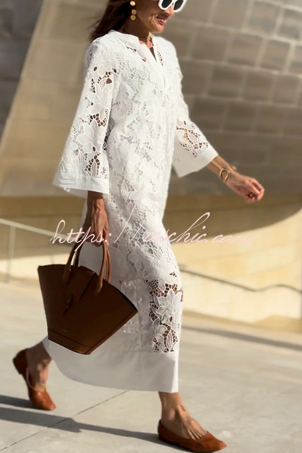 Beautifully Finished Dress in a Timeless Design