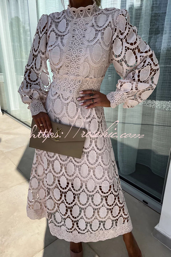 Classic Vintage Dress with a Flattering Fit