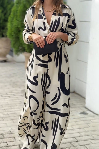 Effortlessly Elegant Garment with a Timeless Design