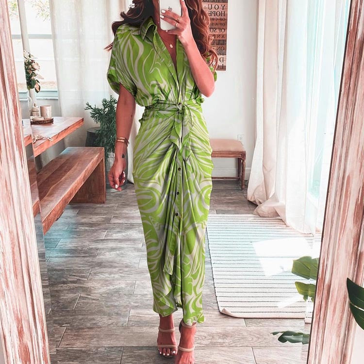 Classic Vintage Dress with a Flattering Fit