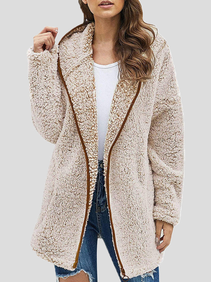 Well Tailored Coat with a Graceful Silhouette